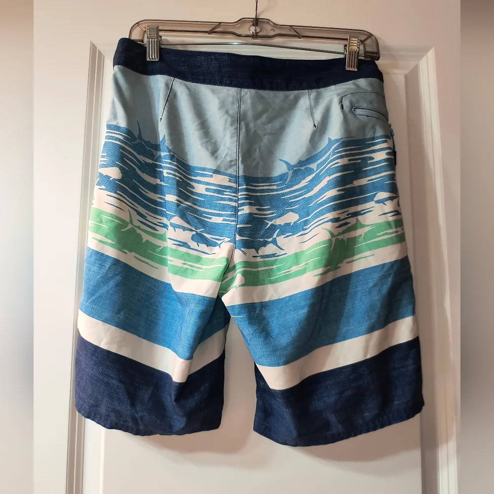 Vineyard Vines Men’s Swim Trunks – Size 28 – Blue Fish Print
